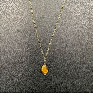 Elegant Gold Pendant Necklace